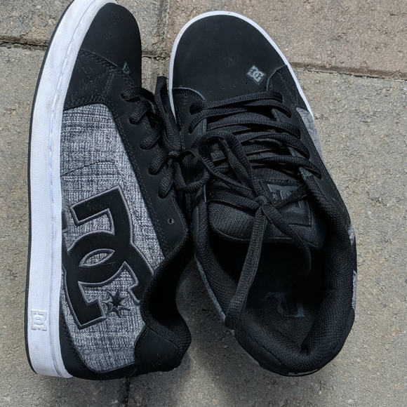 size 8 dc shoes